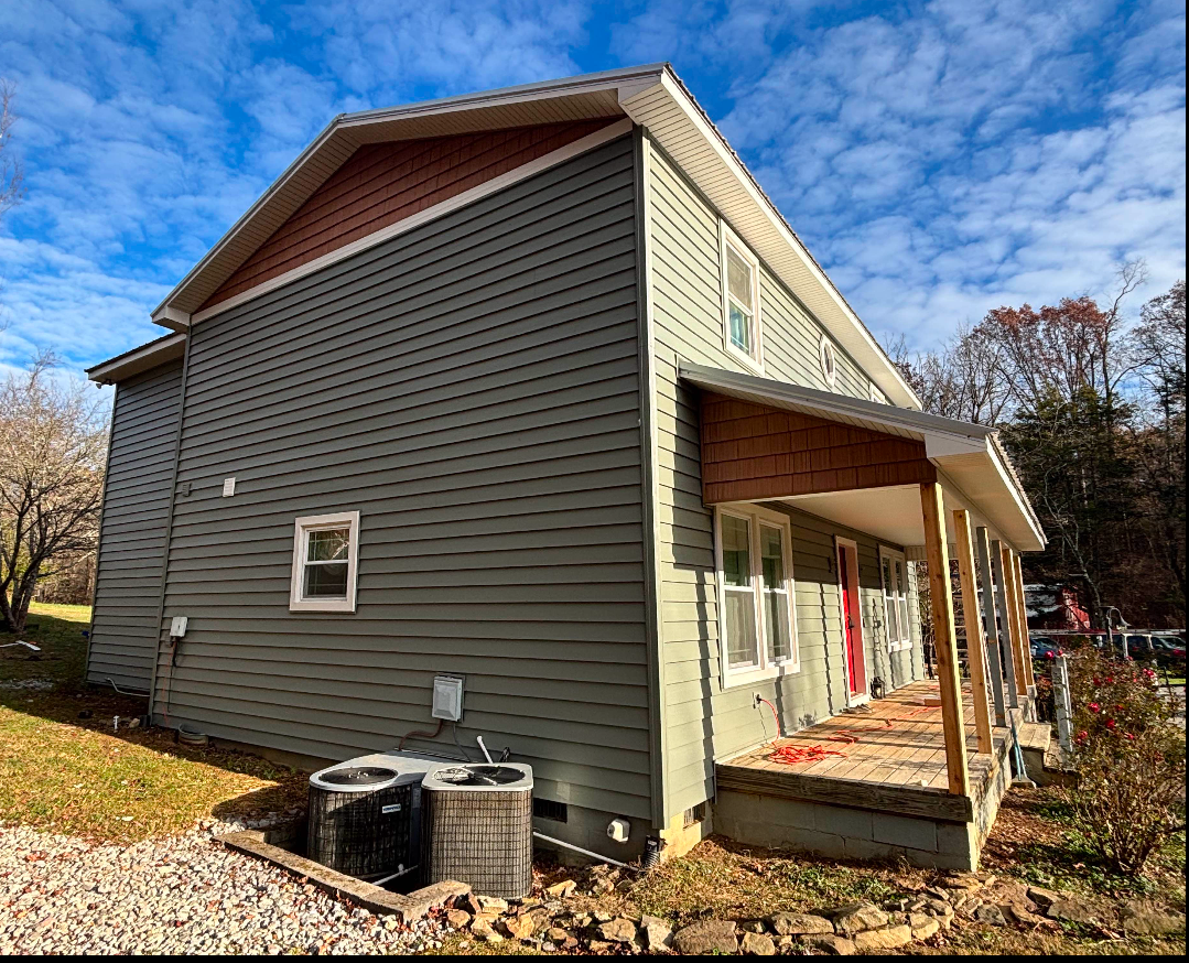 Vinyl siding installed on a home in the Knoxville, East Tennessee area by Turner Exteriors